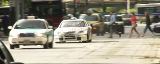 Video: Masina de NASCAR folosita pe post de taxi!