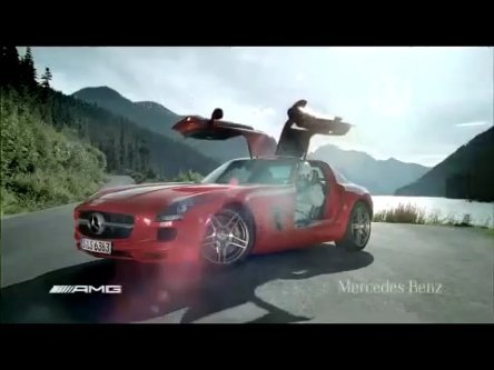 Video: Mercedes SLS AMG - Extreme Looping