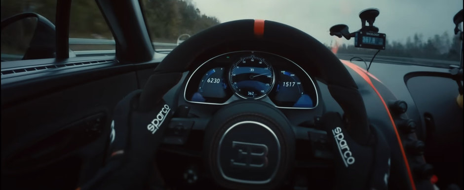 VIDEO: Momentul in care un Bugatti de 14 milioane de euro atinge 453.91 km/h fara plafon VIDEO: Momentul in care un Bugatti de 14 milioane de euro atinge 453.91 km/h fara plafon