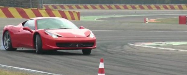 Video: Noul 458 Italia a ajuns pe mana jurnalistilor