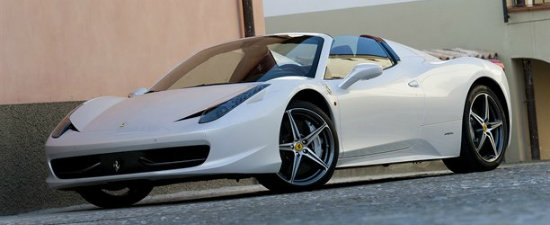 VIDEO: Noul Ferrari 458 Spider ajunge pe mana celor de la Autocar