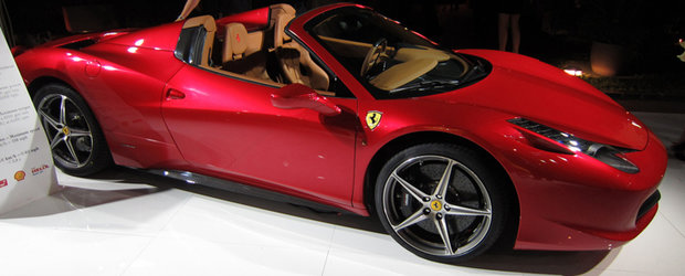 VIDEO: Noul Ferrari 458 Spider, dezvaluit cu mare fast in Maranello