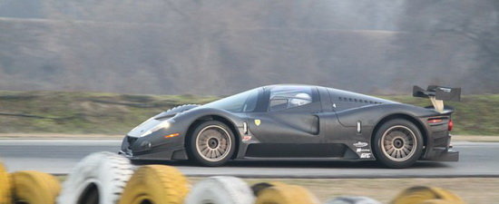 Video: Noul Ferrari P4/5 Competizione livreaza o portie serioasa de SPECTACULOS!