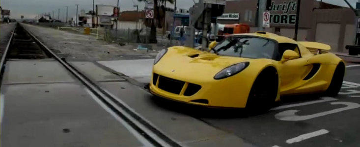 VIDEO: Noul Hennessey Venom GT viziteaza garajul lui Jay Leno