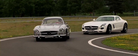 Video: Noul Mercedes SLS AMG isi intalneste stramosul - 300SL!