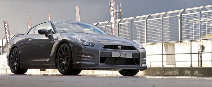 VIDEO: Noul Nissan GT-R accelereaza de la 0 la 100 km/h in doar 2.8 secunde!