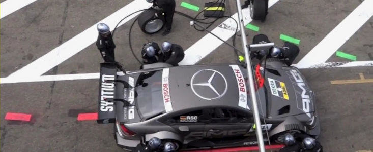 VIDEO: Ralf Schumacher trece pe la boxe, lasa in urma sa patru mecanici raniti VIDEO: Ralf Schumacher trece pe la boxe, lasa in urma sa patru mecanici raniti