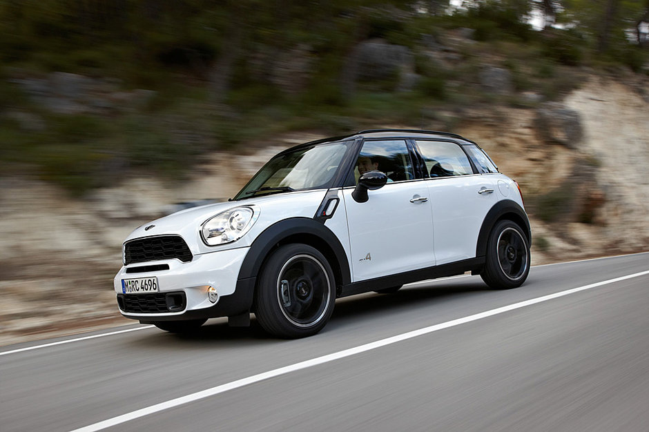 VIDEO: Reclama la noul Mini Countryman care se... multiplica! VIDEO: Reclama la noul Mini Countryman care se... multiplica!