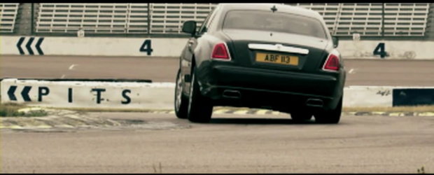 Video: Rolls Royce Ghost pare locul perfect pentru... barfit