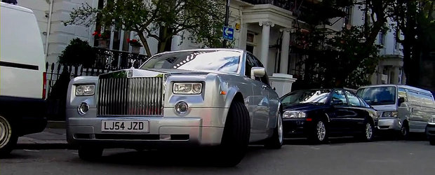 VIDEO: Rolls Royce Phantom - Parcare nereusita in Londra
