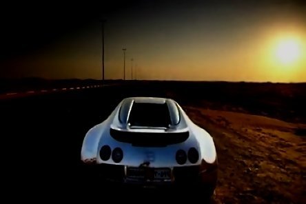 Video: Sabine Schmitz, cu Veyron-ul prin Abu Dhabi