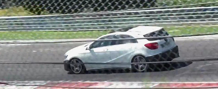 Video Spion: Noul Mercedes A45 AMG, surprins in teste la Nurburgring Video Spion: Noul Mercedes A45 AMG, surprins in teste la Nurburgring