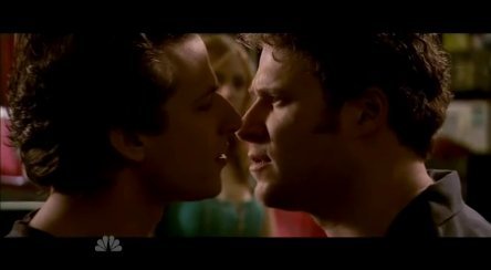 Video: The Fast and the Bi-Curious - Atac la F&F4 Video: The Fast and the Bi-Curious - Atac la F&F4