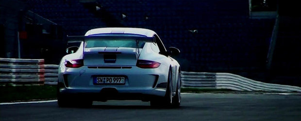 VIDEO: Trei Porsche 911 GT3 RS 4.0 la Nurburgring. Restul e cancan.