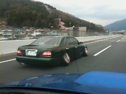 Video: Tuningul japonez este putin cam... inclinat Video: Tuningul japonez este putin cam... inclinat