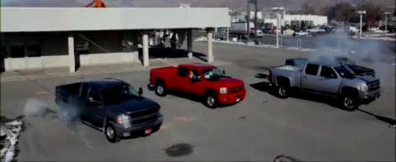 VIDEO: Un dealer Chevy isi distruge propria cladire. Si o face cu stil VIDEO: Un dealer Chevy isi distruge propria cladire. Si o face cu stil