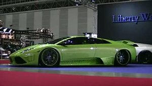 Video: Un Lamborghini Murcielago "saltaret"