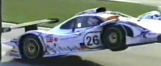 Video: Un Porsche 911 GT1 isi ia zborul in cursa de la Road Atlanta!