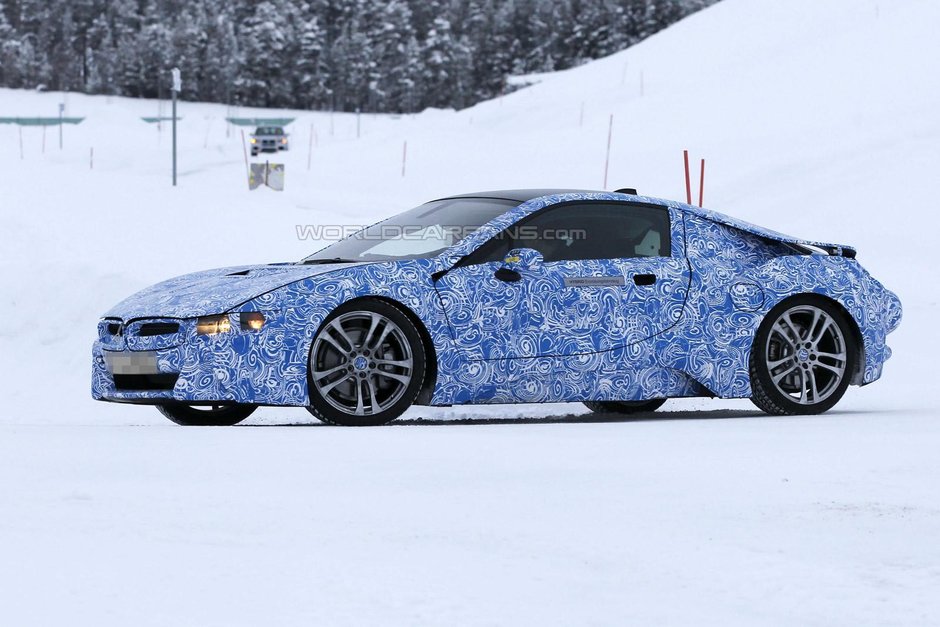 Viitorul BMW i8, surprins intr-un video spion