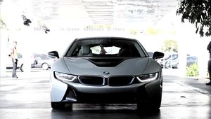 Viitorul e AICI: Test in oras si pe serpentine cu noul BMW i8