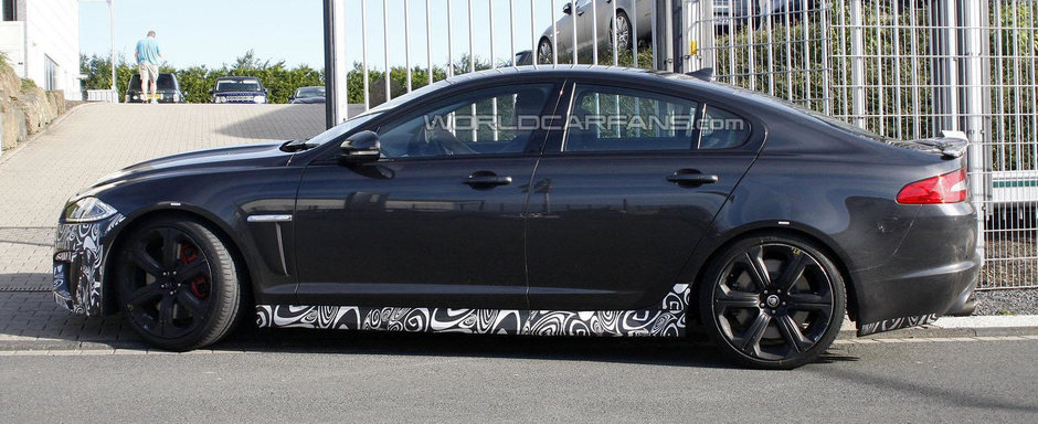 Viitorul Jaguar XFR-S isi face aparitia intr-un nou set de fotografii spion Viitorul Jaguar XFR-S isi face aparitia intr-un nou set de fotografii spion