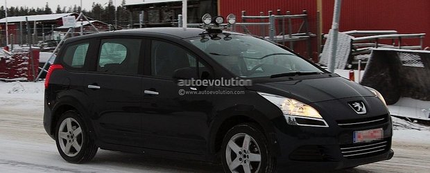 Viitorul Peugeot 5008 - primele poze spion