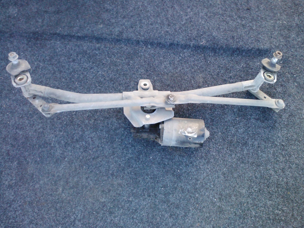 Vindem Ansamblu Stergatoare Cu Motoras Seat Leon
