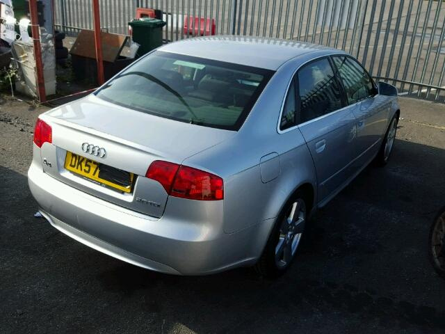 Vindem piese de caroserie Audi a4 b7 2.0tdi