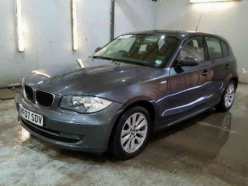 Vindem piese de caroserie Bmw 118i E81
