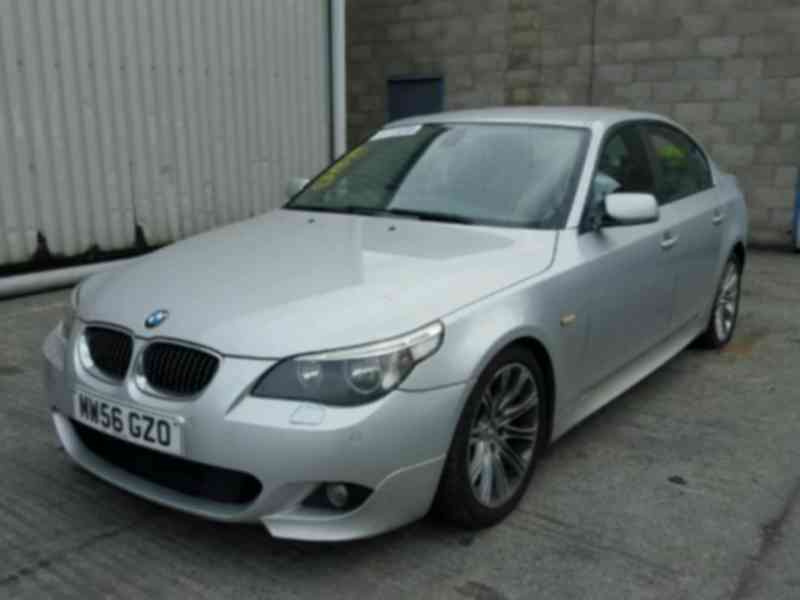 Vindem piese de caroserie Bmw 525 d (E60)