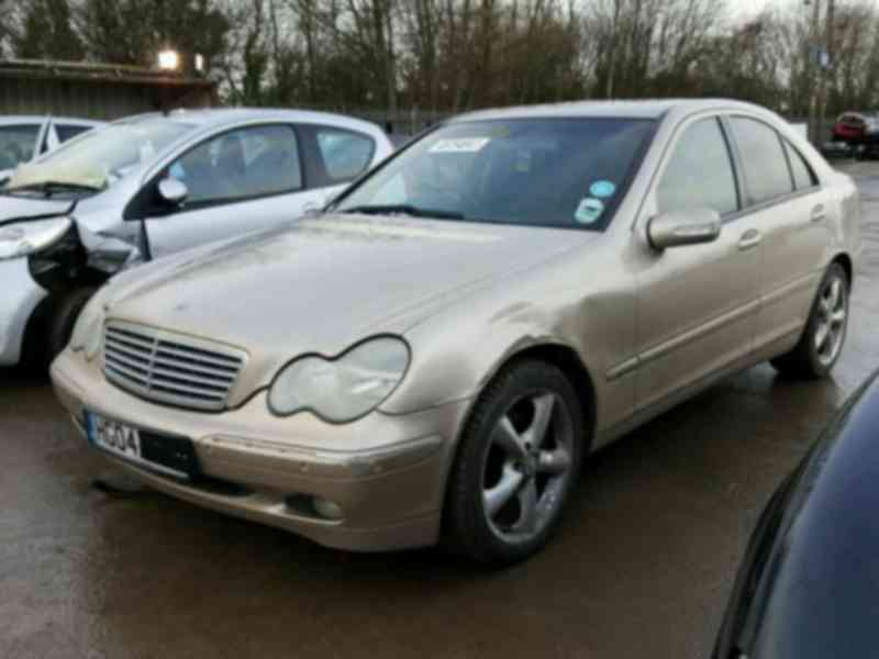 Vindem piese de caroserie Mercedes C220cdi, W203