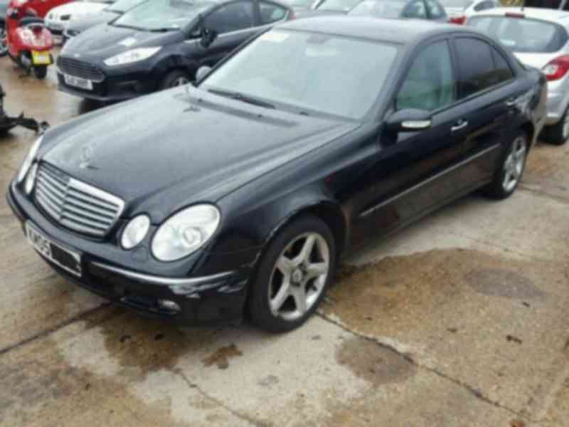 Vindem piese de caroserie Mercedes Clasa E (W211) 2.2cdi