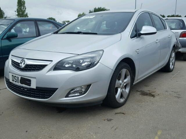 Vindem piese de caroserie Opel Astra j 1.7cdti
