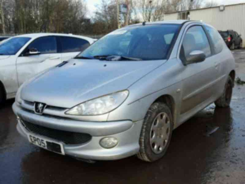 Vindem piese de caroserie Peugeot 206, 1.4b