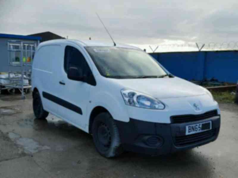 Vindem piese de caroserie Peugeot Partner, 1.6hdi