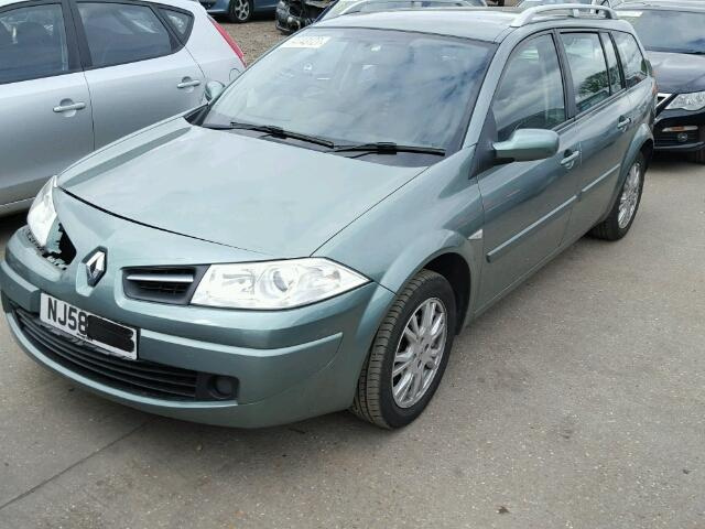 Vindem piese de caroserie Renault Megane 2 combi 1.6 benzina