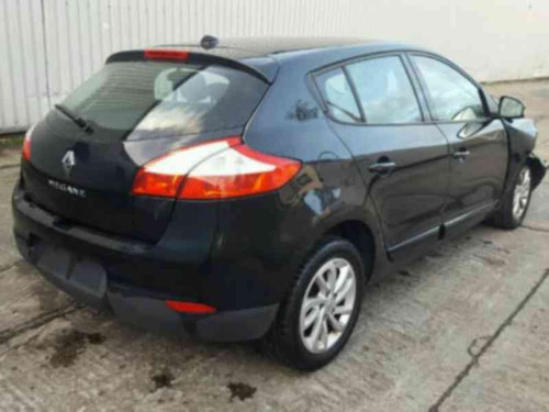 Vindem piese de caroserie Renault Megane 3, 1.6b K4M Renault megane 3, 1.6 benzina