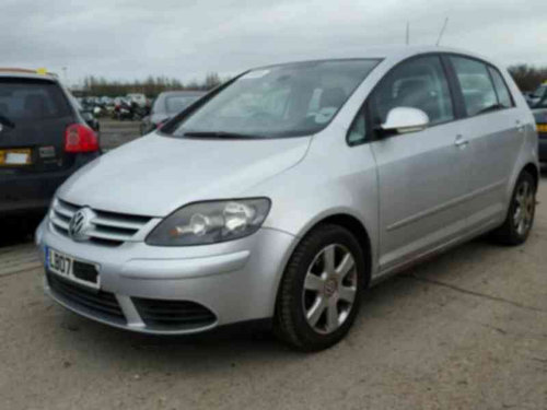 Vindem piese de caroserie Vw Golf 5 plus, 1.6fsi