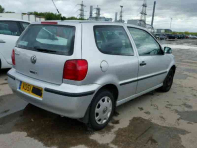 Vindem piese de caroserie Vw Polo 1.0benzina