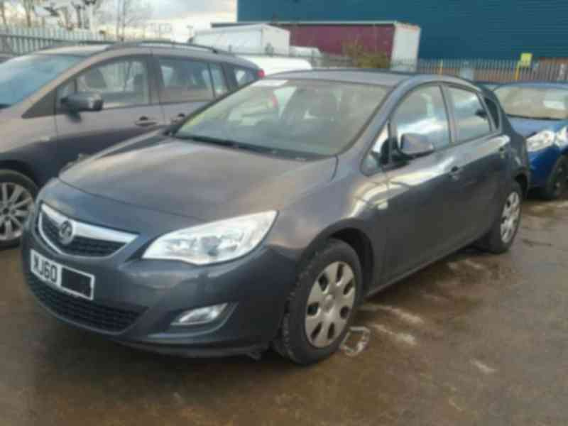 Vindem piese de interior Opel Astra J, 1.6b