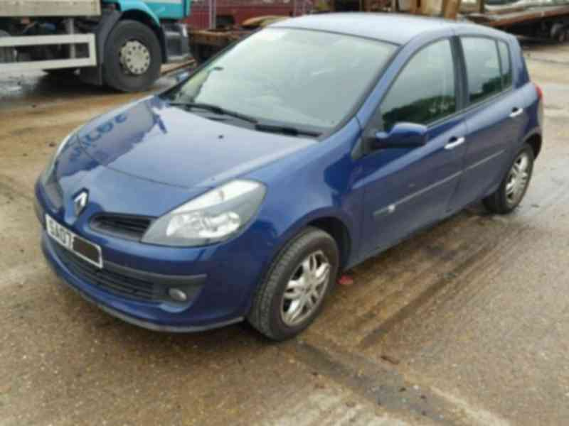 Vindem piese de interior Renault Clio 3, 1.4b