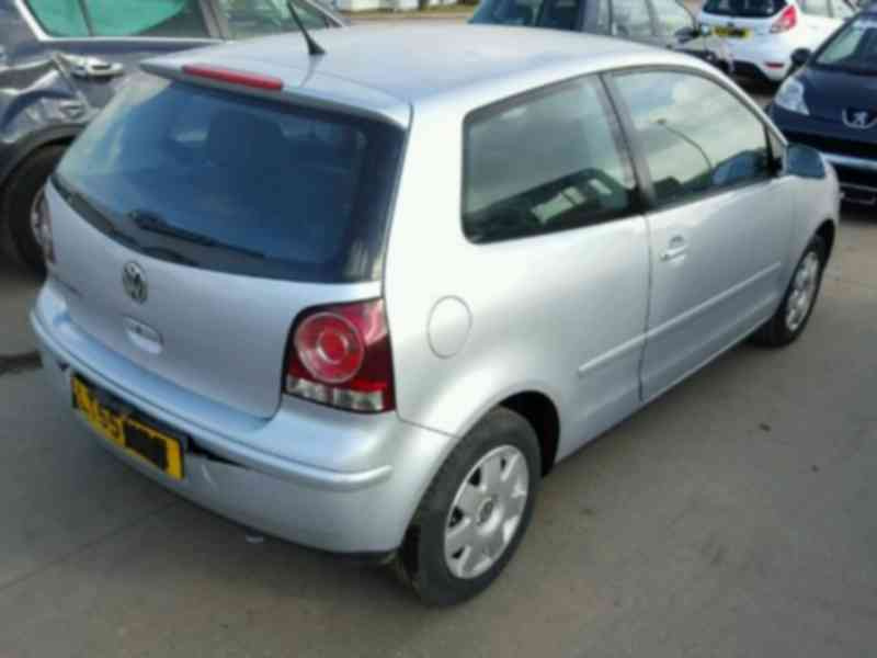 Vindem piese de interior Vw Polo (9N) 1.2b, BMD