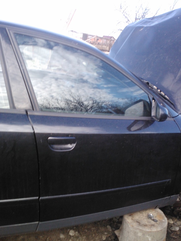 Vindem Usa Dreapta Fata Audi A4 B6 Culoare Neagra
