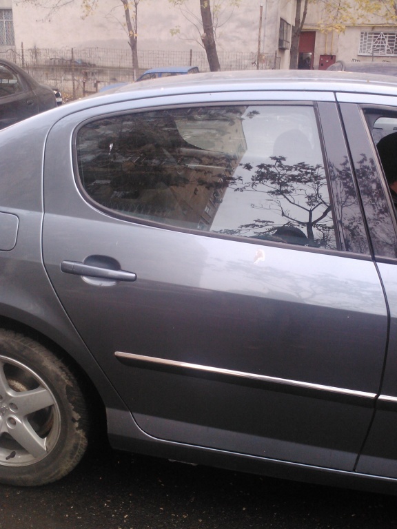 Vindem Usa Dreapta Spate Peugeot 407 Berlina