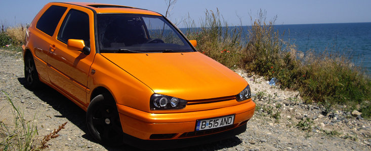 Visul unei nopti de vara: VW Golf 3 by Andrei