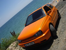 Visul unei nopti de vara: VW Golf 3 by Andrei