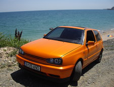 Visul unei nopti de vara: VW Golf 3 by Andrei