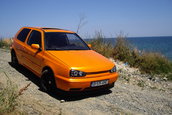 Visul unei nopti de vara: VW Golf 3 by Andrei