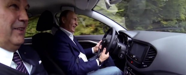 Vladimir Putin testeaza noul rival al Loganului, Lada Vesta: 'este masina perfecta!'