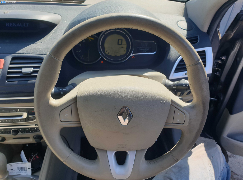 Volan 3 Spite Piele Crem cu Comenzi FARA Airbag cu Uzura Renault Megane 3 2008 - 2016 [K4171]